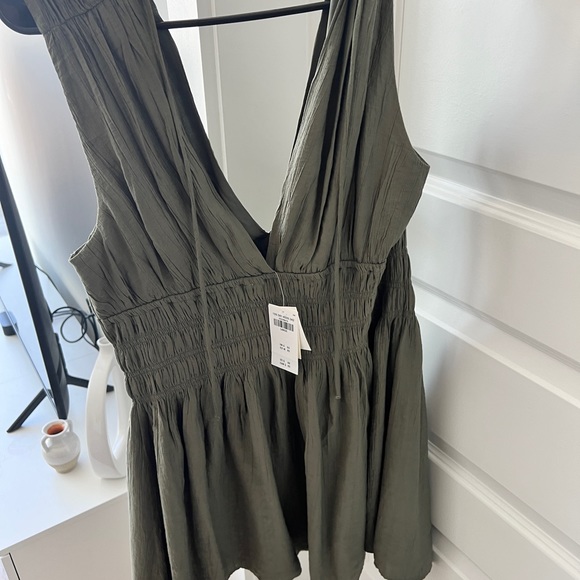 Gorgeous green beachy Abercrombie dress never worn! - Picture 3 of 4